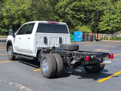 New 2026 GMC Sierra 3500 SLE w/ SLE Convenience Package AWD/4WD image 3