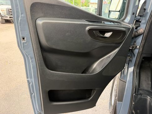 Used 2019 Mercedes-Benz Sprinter 170 image 11