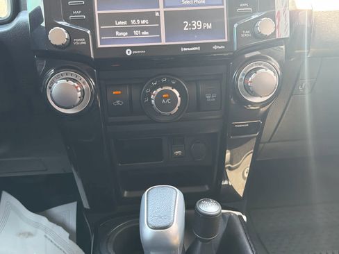 Used 2021 Toyota 4Runner TRD Off-Road AWD/4WD image 30