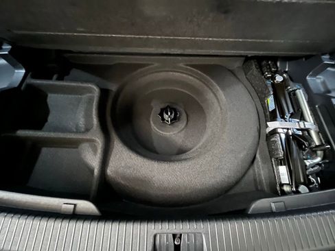 New 2026 Volkswagen Atlas SE image 28