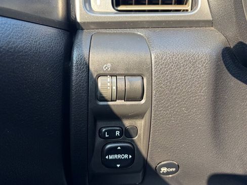 Used 2011 Subaru Impreza 2.5i Premium w/ PWR Moonroof Value Pkg AWD/4WD image 16
