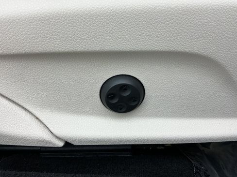 Used 2019 Mercedes-Benz E 300 w/ Premium 1 Package image 40