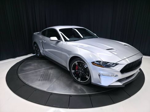 Used 2019 Ford Mustang GT Premium w/ Equipment Group 401A RWD image 17