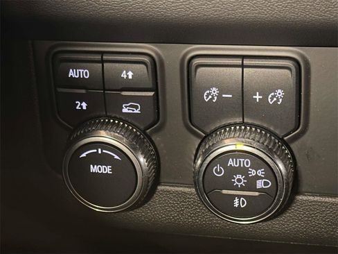 Used 2023 GMC Yukon SLT image 28