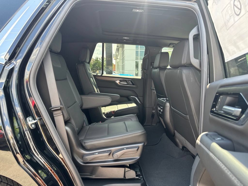 New 2026 GMC Yukon Denali w/ Sun & Power Step Package AWD/4WD image 27