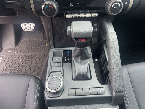 Used 2025 Toyota Tacoma TRD Sport RWD image 17