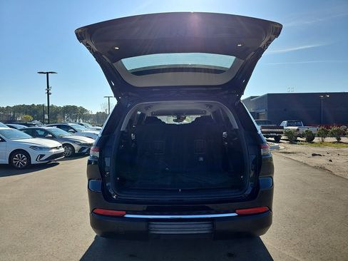 Used 2021 Jeep Grand Cherokee L Laredo w/ Luxury Tech Group I image 17