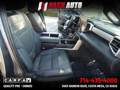 Used 2025 Toyota Tundra Limited AWD/4WD image 31