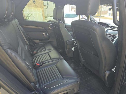 Used 2019 Land Rover Discovery HSE AWD/4WD image 9