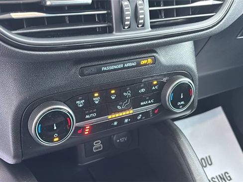 Used 2024 Ford Escape ST-Line image 18