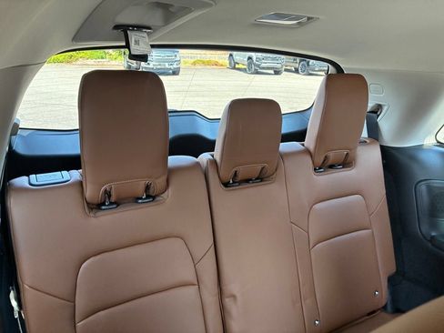 Used 2024 Nissan Pathfinder Platinum AWD/4WD image 10