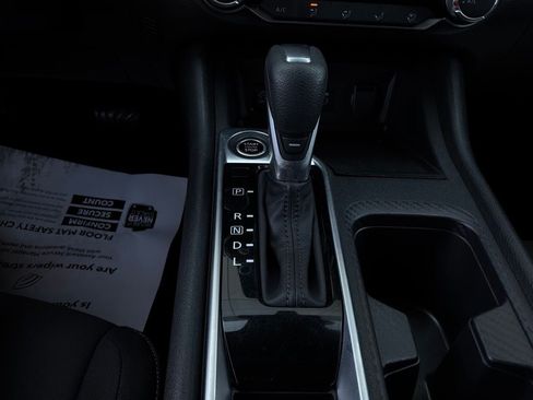 Used 2025 Nissan Sentra SV FWD image 22
