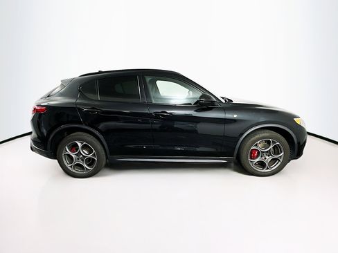Used 2022 Alfa Romeo Stelvio Ti image 10