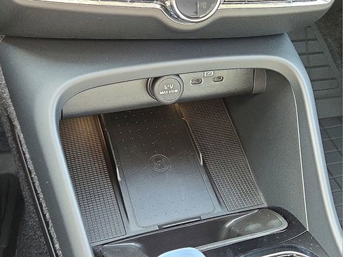 New 2026 Volvo XC40 B4 Plus w/ Protection Package Premier image 29