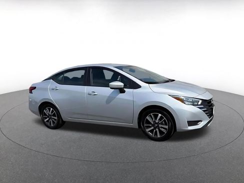 Used 2025 Nissan Versa SV FWD image 2