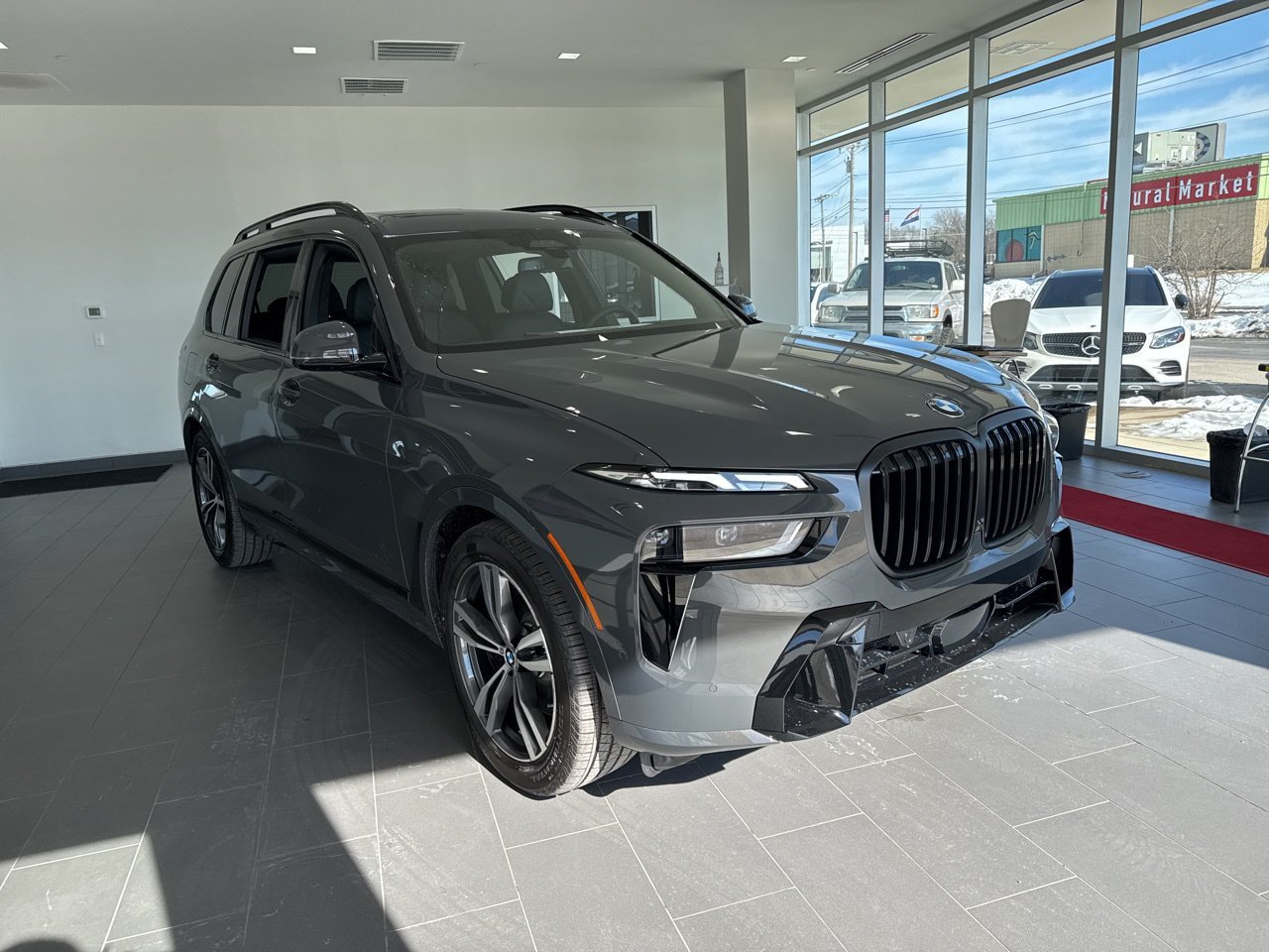 New 2026 BMW X7 xDrive40i w/ M Sport Package AWD/4WD image 2