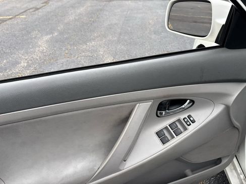 Used 2011 Toyota Camry LE w/ LE Extra-Value Pkg FWD image 11