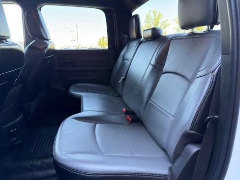 Used 2024 RAM 3500 Tradesman w/ Chrome Appearance Group AWD/4WD image 25