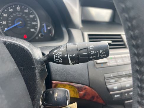 Used 2010 Honda Crosstour EX-L image 16