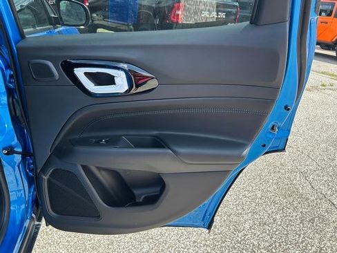 New 2025 Jeep Compass Limited w/ Sun and Sound Group image 27