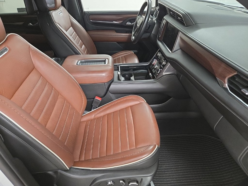 Used 2023 GMC Yukon XL Denali Ultimate AWD/4WD image 33