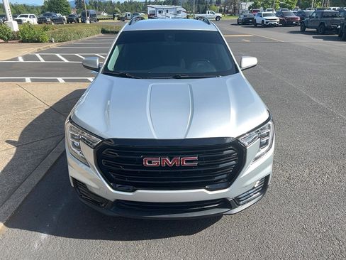 Used 2022 GMC Terrain SLE w/ Driver Convenience Package AWD/4WD image 6