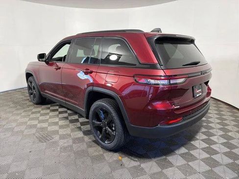 Certified 2023 Jeep Grand Cherokee Altitude AWD/4WD image 4