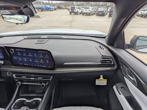 New 2026 Chevrolet Traverse High Country w/ LPO, Floor Liner Package image 4