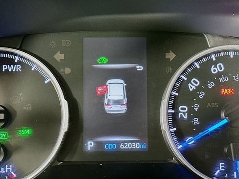 Used 2022 Toyota RAV4 XLE image 19