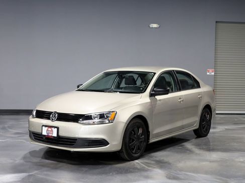 Used 2014 Volkswagen Jetta S FWD image 3