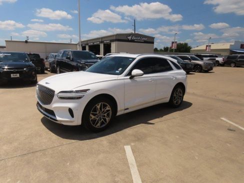 Used 2023 Genesis GV70 2.5T w/ Advanced Package AWD/4WD image 2