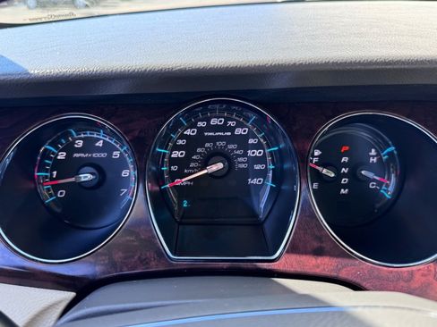 Used 2010 Ford Taurus Limited image 37