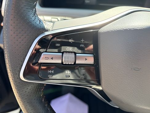 Certified 2023 Nissan Ariya FWD image 32
