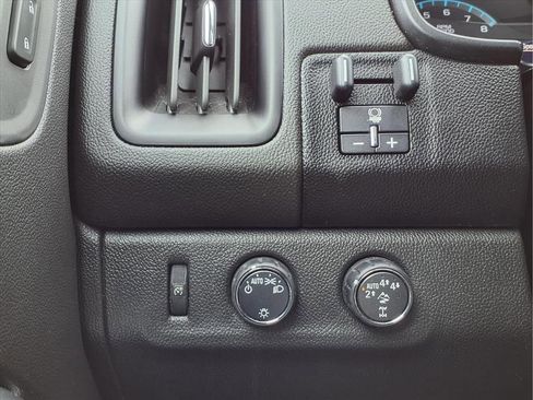 Used 2018 Chevrolet Colorado ZR2 image 12