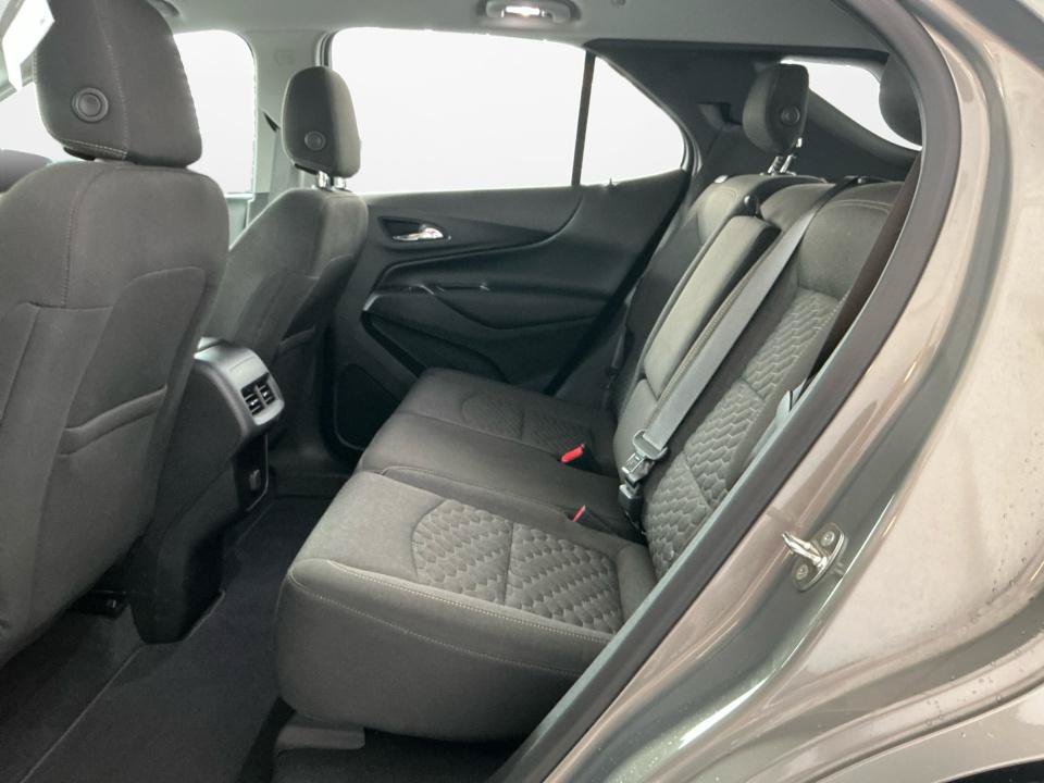 Used 2018 Chevrolet Equinox LT FWD image 16