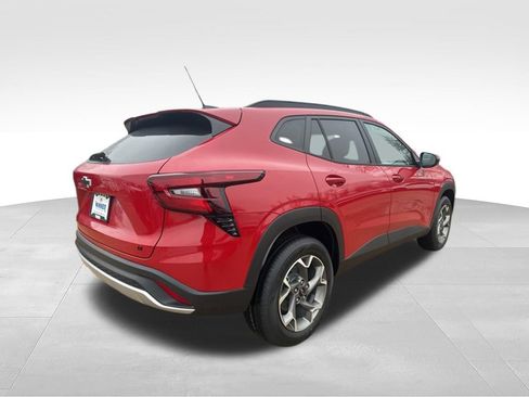 New 2026 Chevrolet Trax LT w/ Driver Confidence Package FWD image 5
