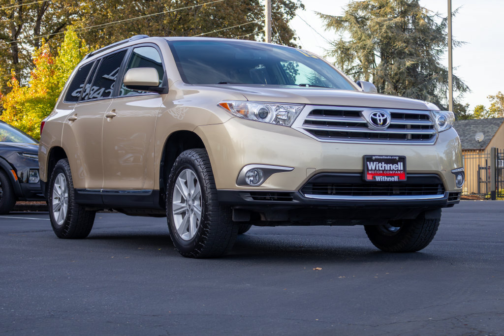 Used 2013 Toyota Highlander SE AWD/4WD image 2