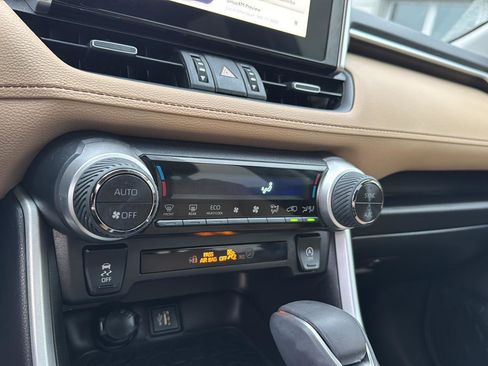 Used 2023 Toyota RAV4 XLE Premium image 22