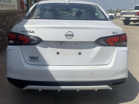 Used 2024 Nissan Versa SV FWD image 17