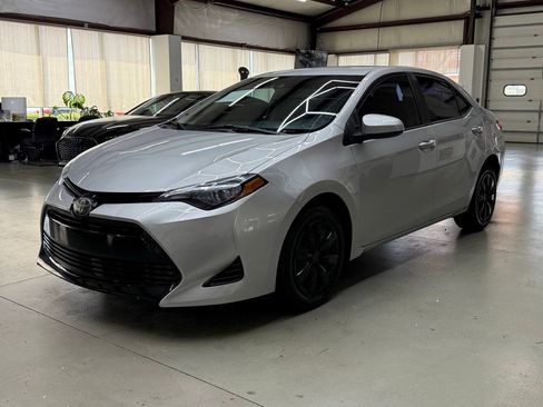 Used 2019 Toyota Corolla LE FWD image 5