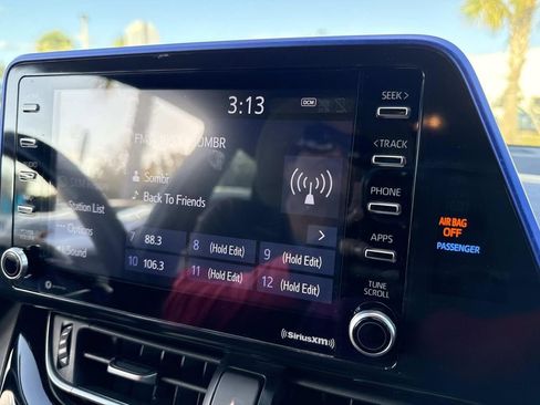 Used 2020 Toyota C-HR XLE image 32