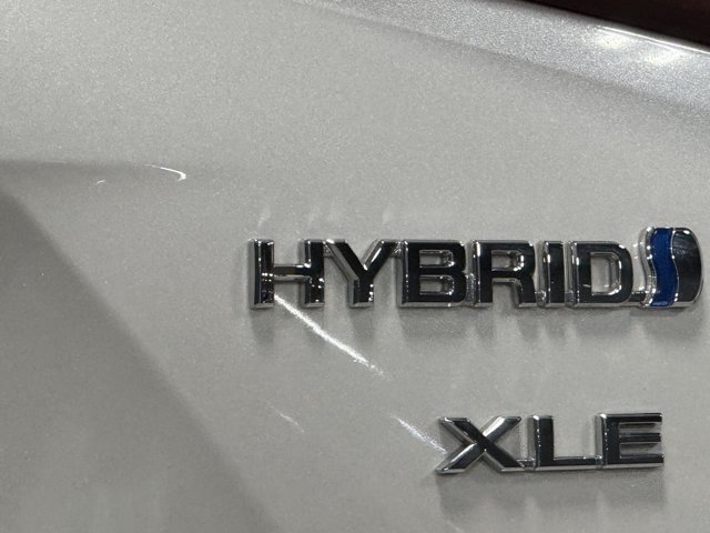 Used 2022 Toyota Prius XLE AWD/4WD image 29