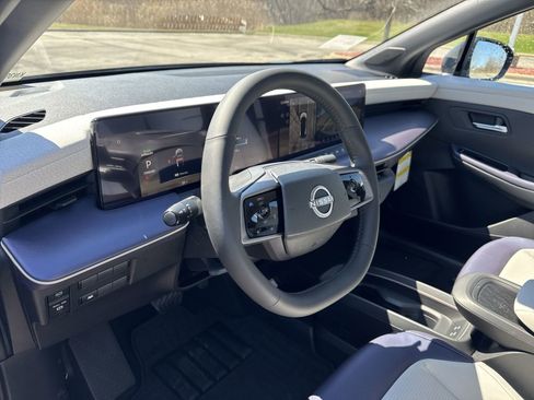 New 2026 Nissan Leaf SV+ w/ Illuminated Package FWD image 21