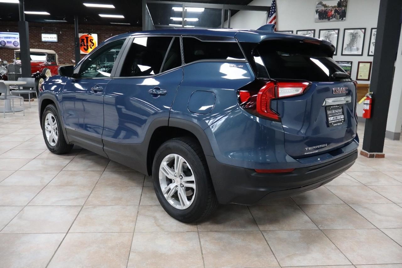 Used 2024 GMC Terrain SLE AWD/4WD image 3