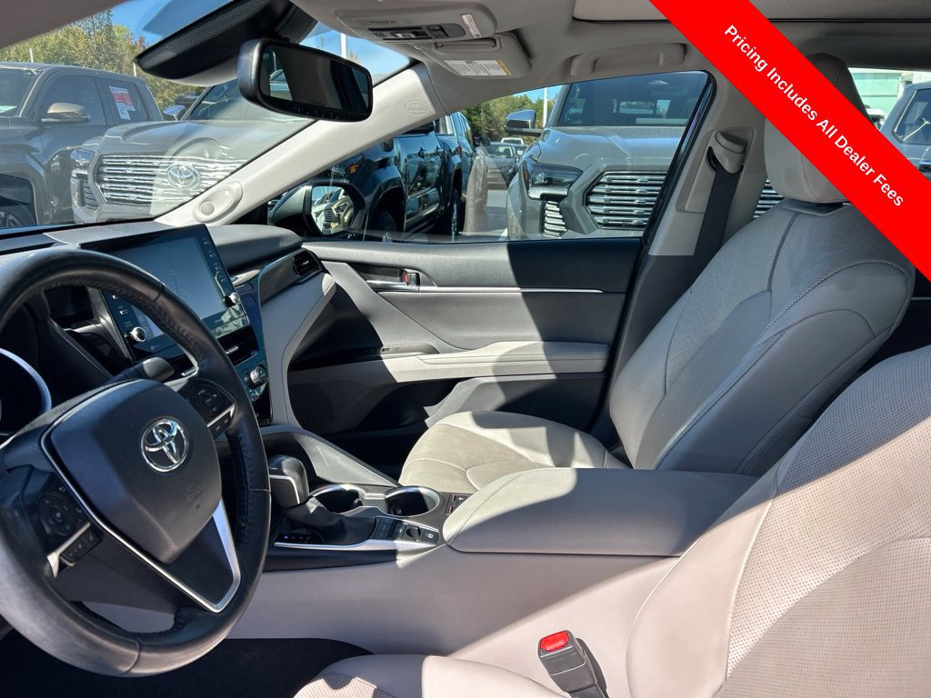 Used 2022 Toyota Camry XLE w/ Navigation Package FWD image 2
