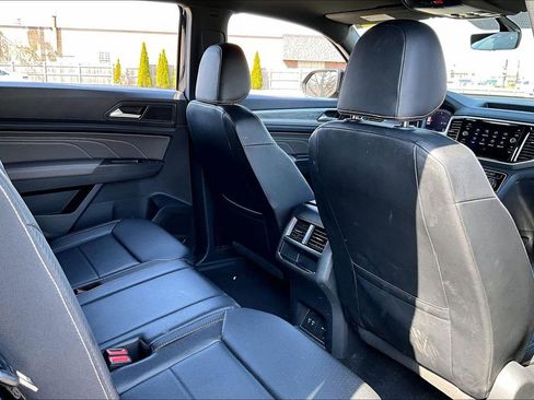 Used 2022 Volkswagen Atlas Cross Sport SE image 28