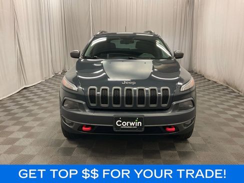 Used 2016 Jeep Cherokee Trailhawk w/ Comfort/Convenience Group AWD/4WD image 3