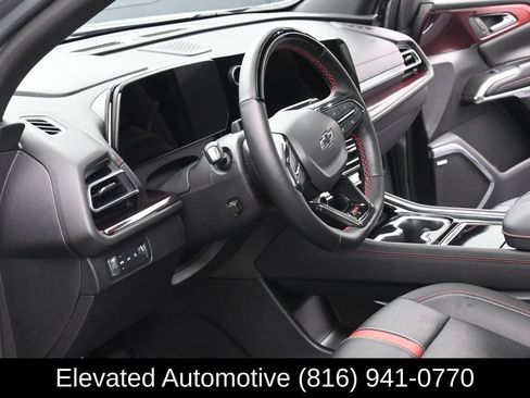 Used 2024 Chevrolet Traverse RS w/ LPO, Floor Liner Package AWD/4WD image 7