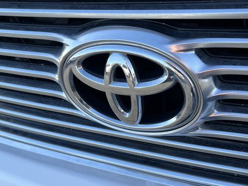 Used 2011 Toyota Tundra Limited image 8