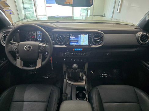 Certified 2023 Toyota Tacoma TRD Off-Road w/ TRD Premium Off Road Package AWD/4WD image 10